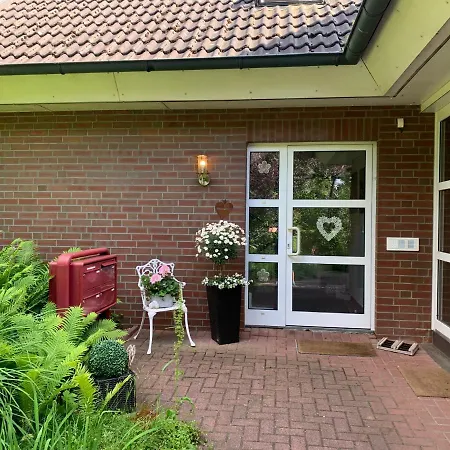 Sonniges Stadt-Apartment in ruhiger Parklage Bad Segeberg Exterior foto