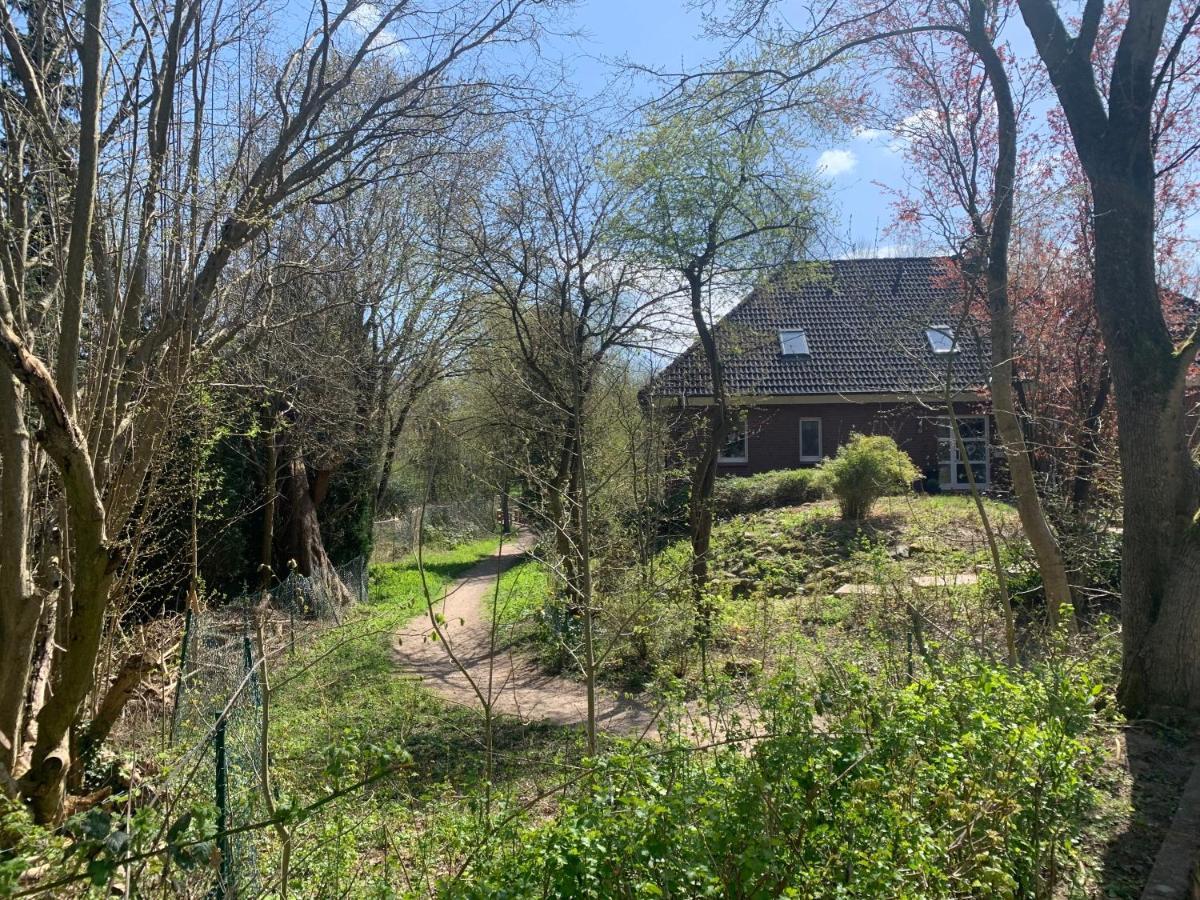 Sonniges Stadt-apartment In Ruhiger Parklage Bad Segeberg